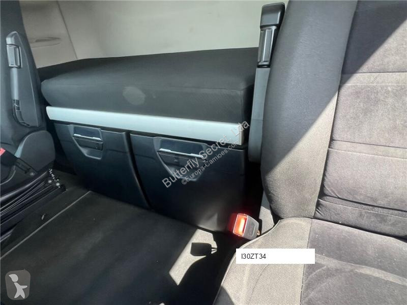 جرار Iveco S-WAY 460