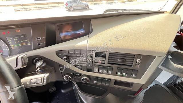 جرار Volvo