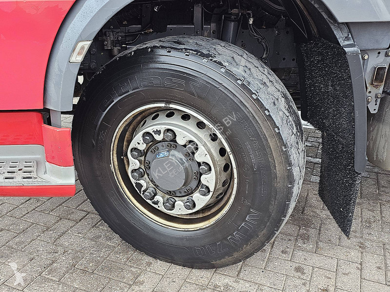 جرار DAF XF  4x4 PXP