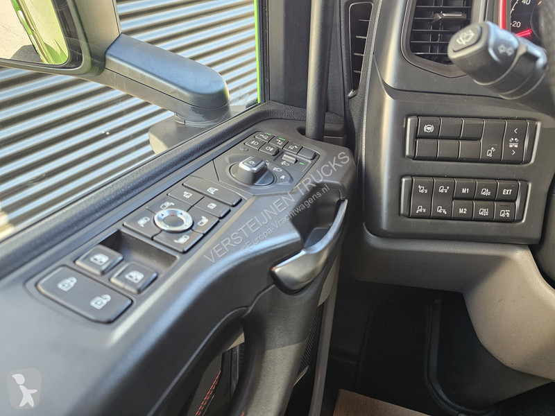 Влекач Scania S770 V8 / 6x4 / RETARDER / FU AIR /