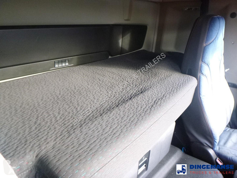 جرار Volvo 450 4x2 Euro 6 + ADR