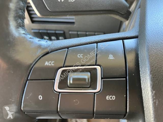 جرار Volvo