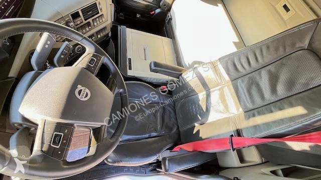 جرار Volvo