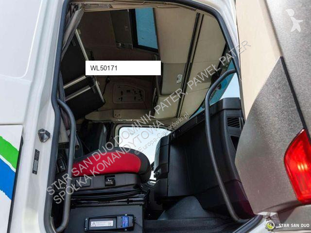 Влекач Volvo PK 40002 EH