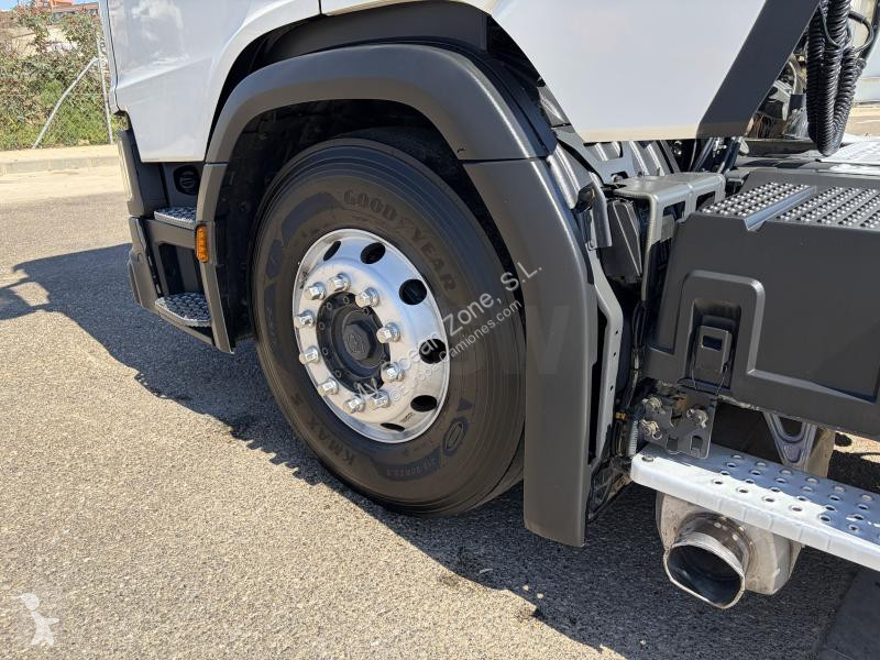 جرار Scania 410