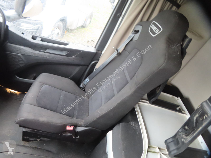جرار Iveco S-Way 490 Intarder FZ.48
