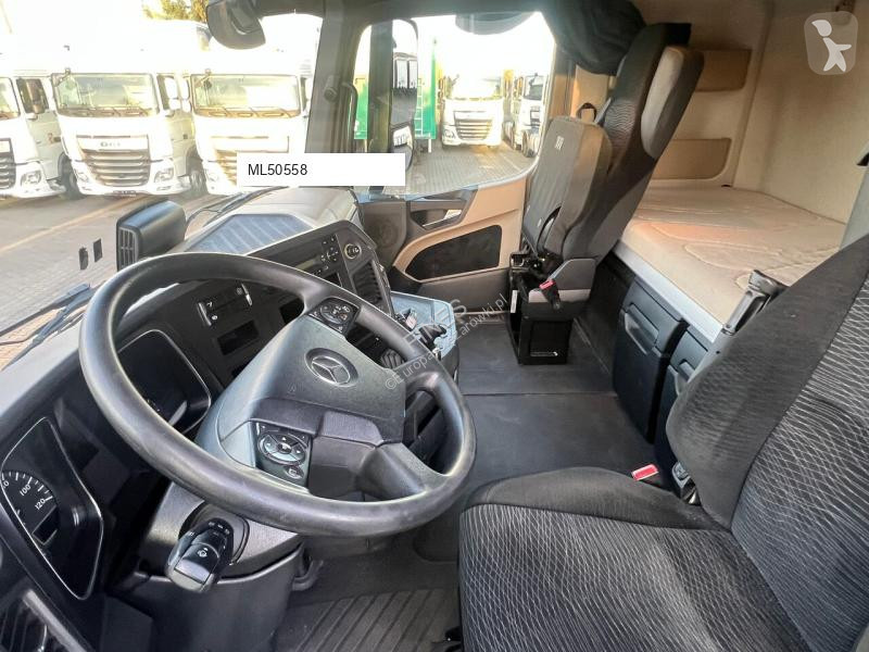 Влекач Mercedes Actros 1845