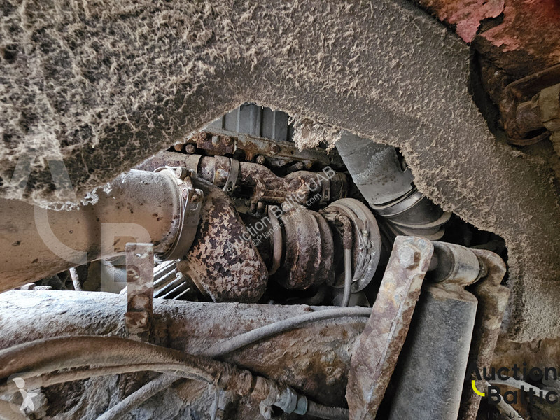 جرار Volvo