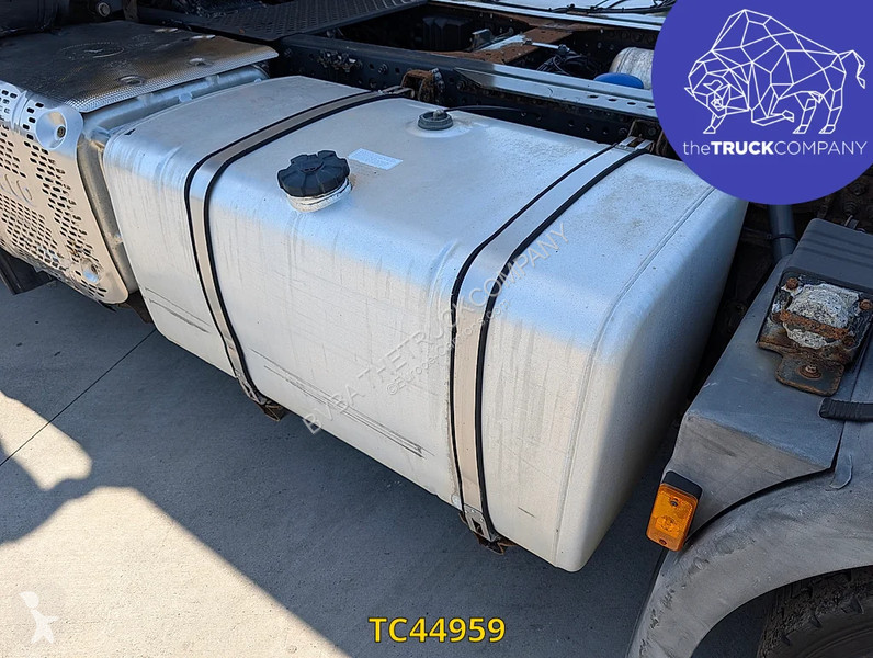 جرار Iveco 440 S45