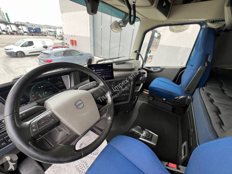 جرار Volvo