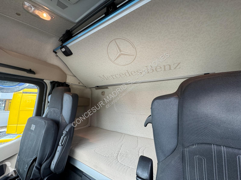 Tracteur Mercedes  1845 LS