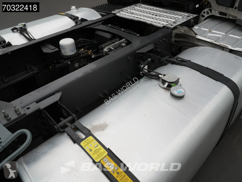 جرار Volvo Aero 460  Aero 4X2 XL TC 2x Tanks...