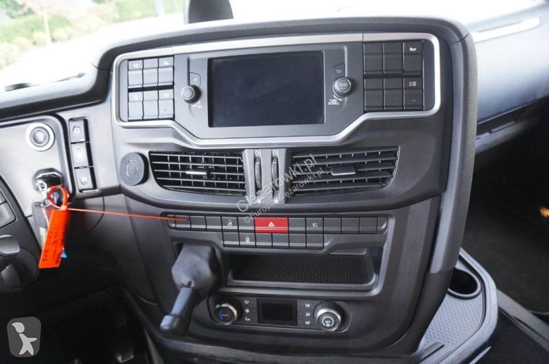 Влекач Iveco