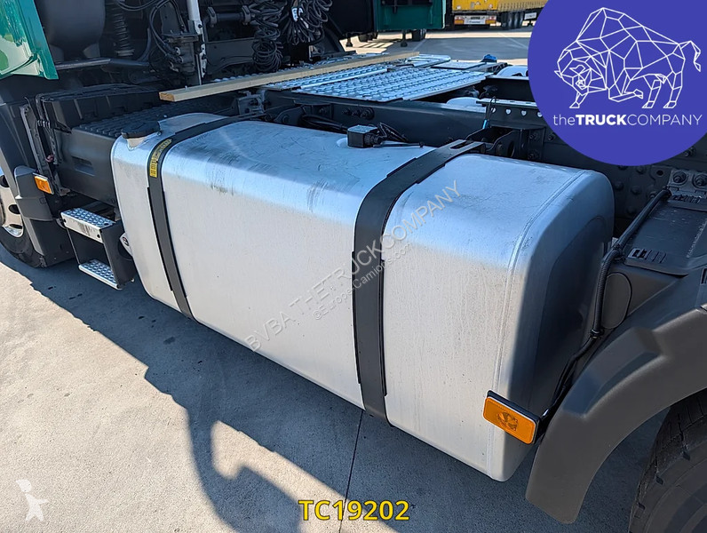 جرار Volvo 500