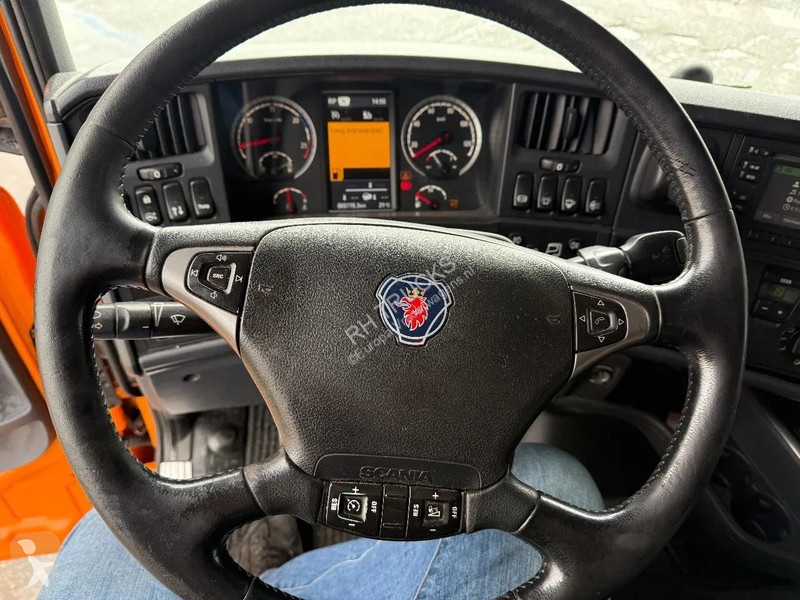 جرار Scania 490 10X4 EUO 6