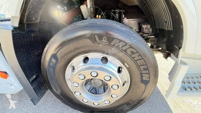 جرار Volvo