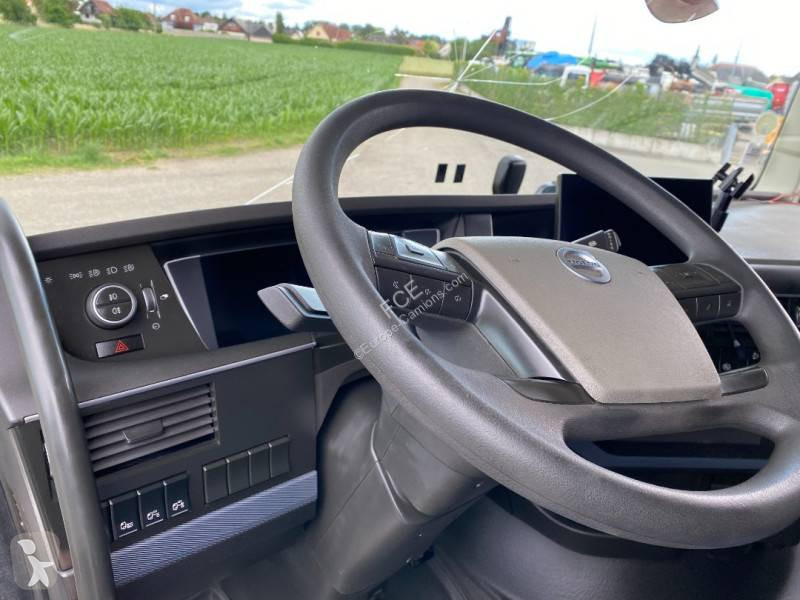 جرار Volvo