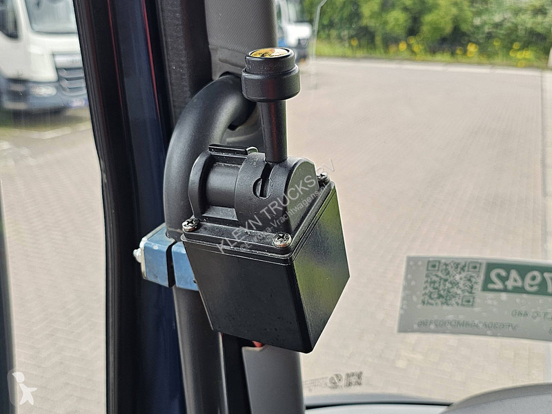 جرار Renault C 440