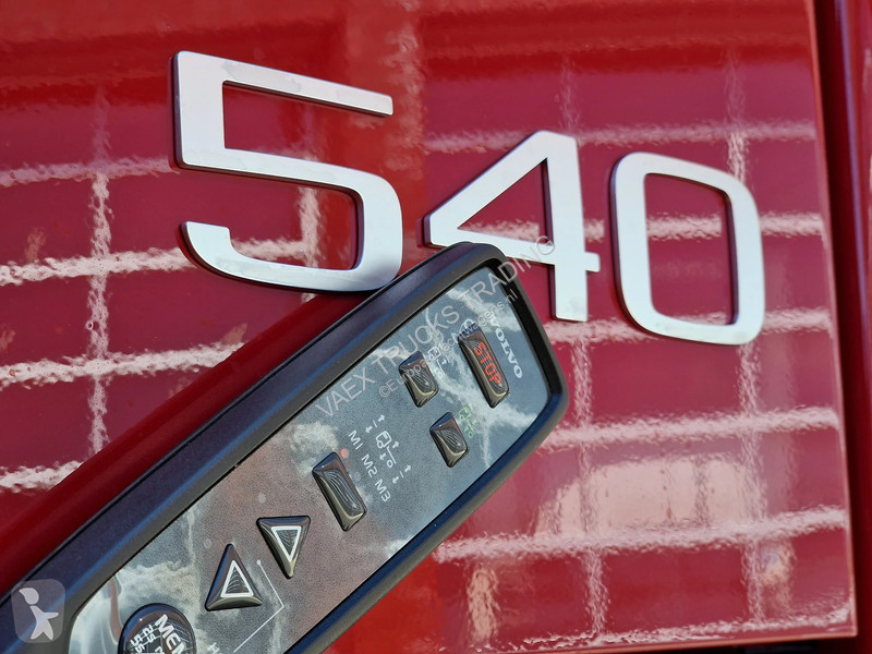 جرار Volvo 13540 Aero Globetrotter XL 4x2 - New...