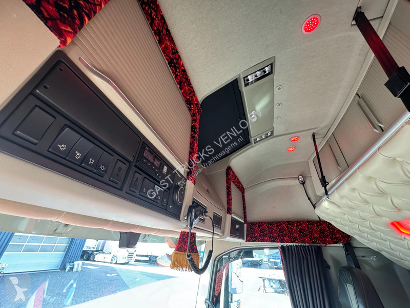 Trekker Volvo 500 Globetrotter XL Special /...