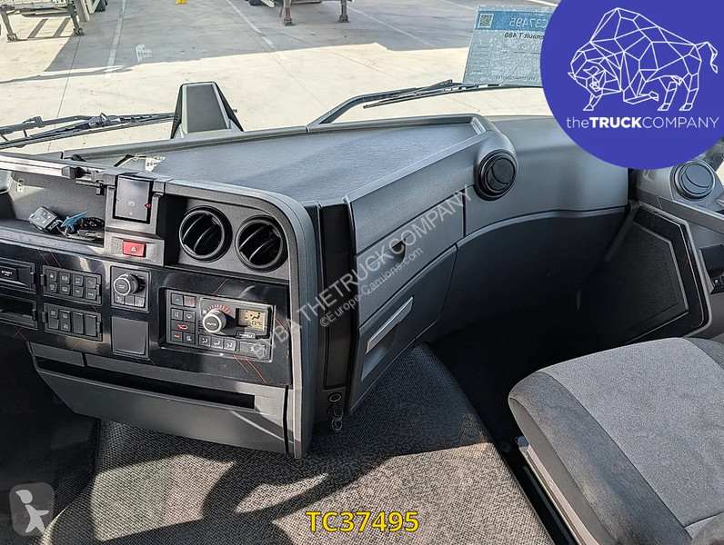 جرار Renault T 480