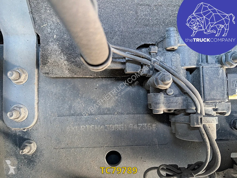 جرار DAF 530