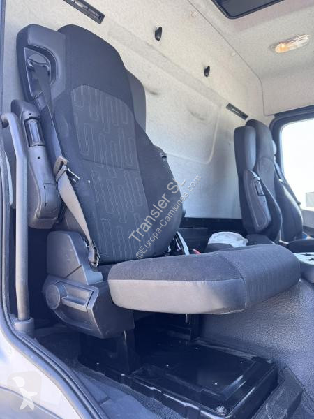 جرار Mercedes ANTOS 1843