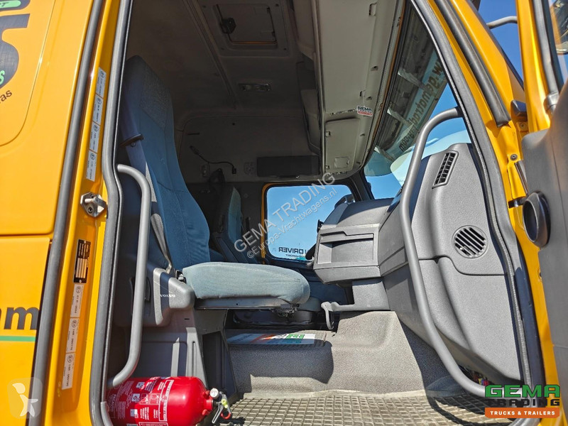 جرار Volvo 420 4x2 GlobeTrotter Euro5 -...