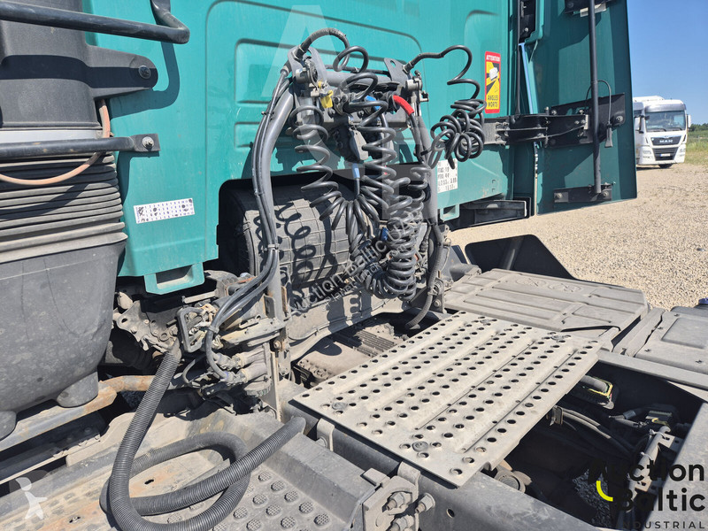 جرار Renault T430