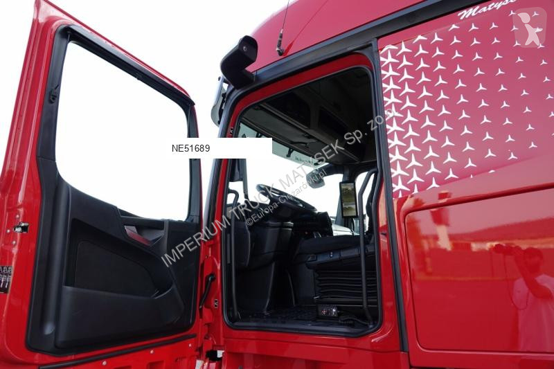 Влекач Mercedes ACTROS 1845