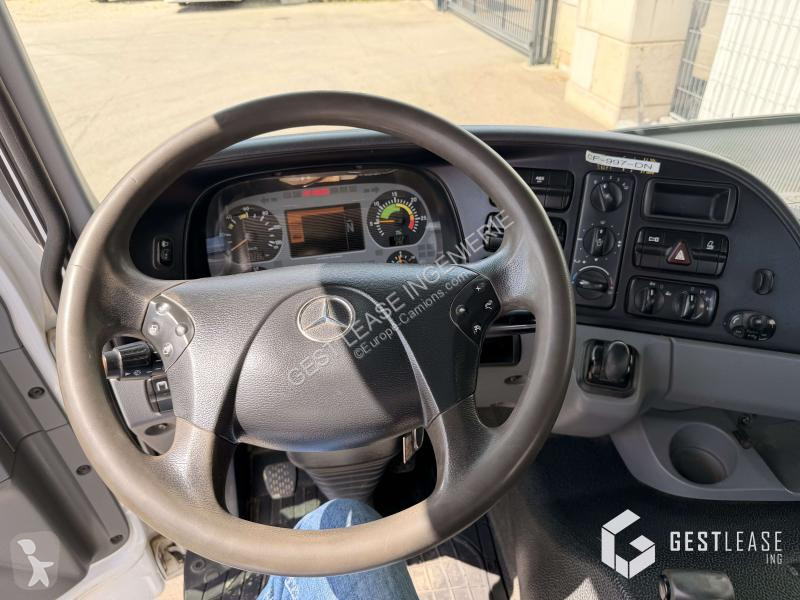 جرار Mercedes 2044