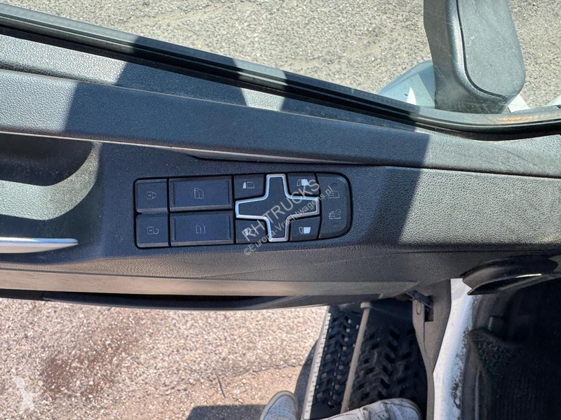 جرار Volvo 380 4X2 EURO 6