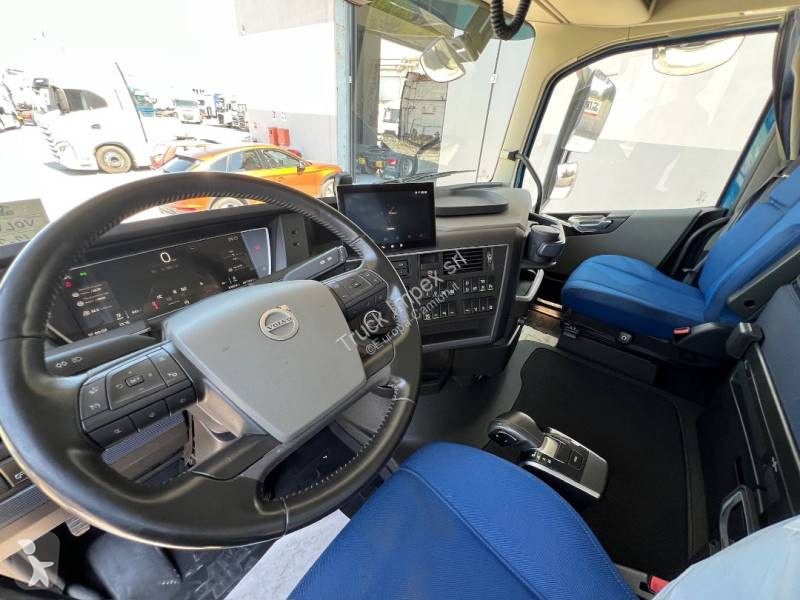 جرار Volvo