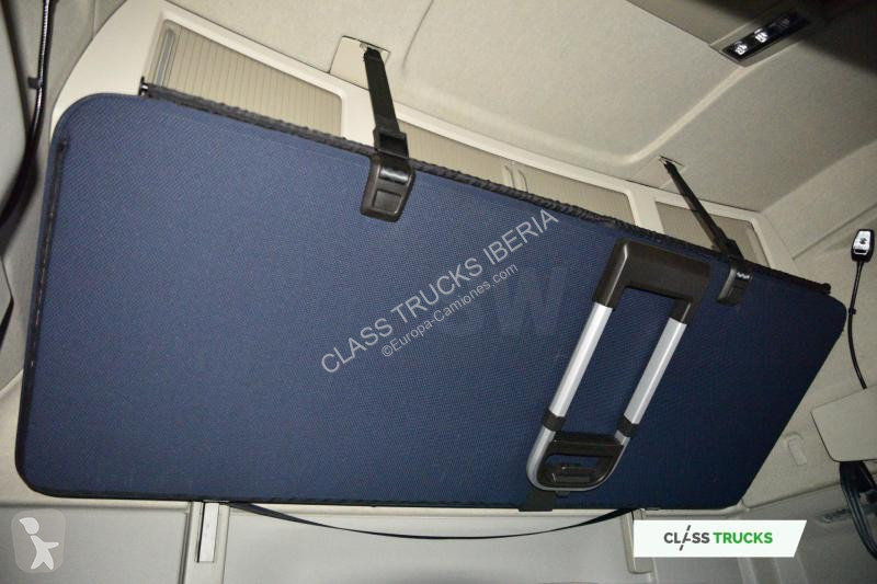 جرار Volvo 500 Globetrotter XL