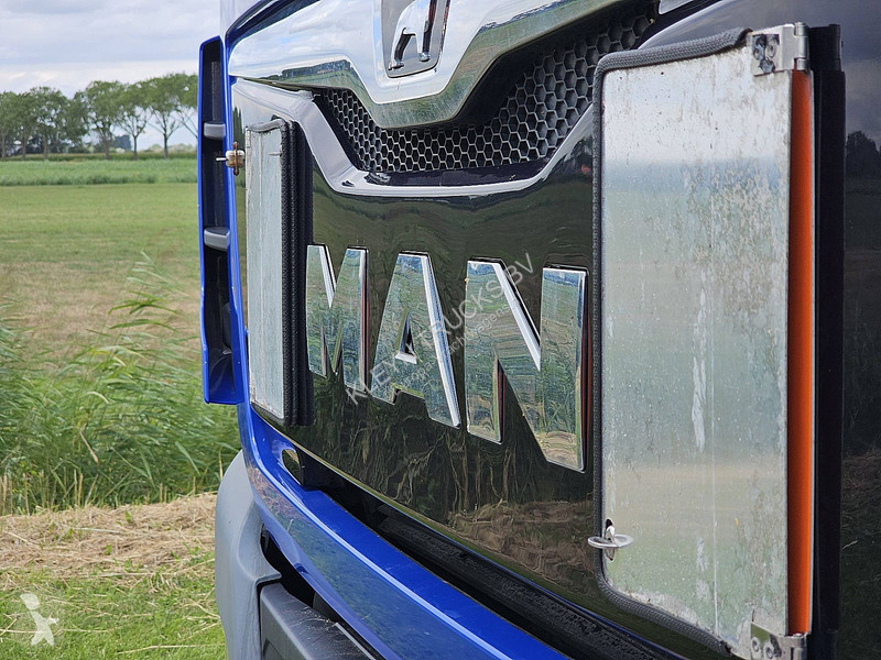 Cap tractor MAN 18.460
