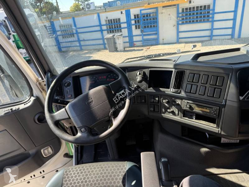 جرار Volvo