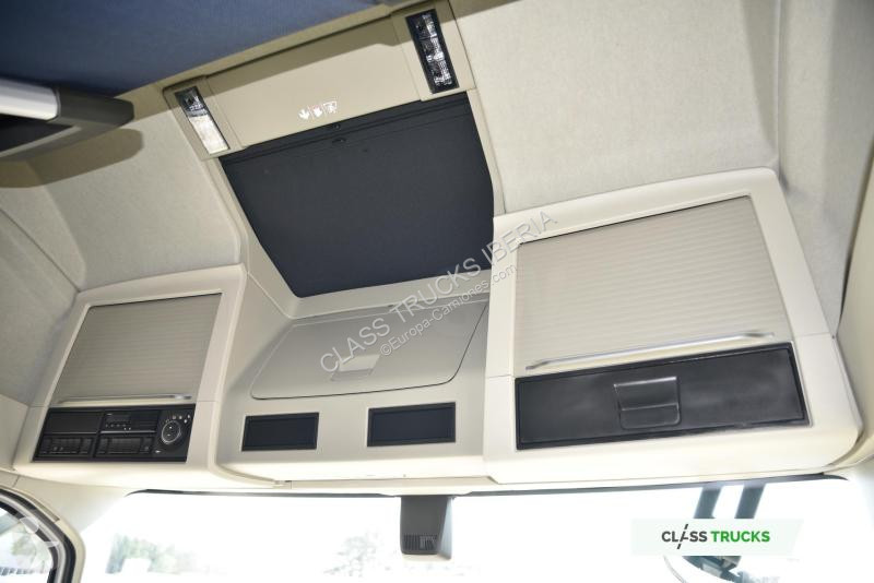 جرار Volvo 500 Globetrotter XL Retarder...
