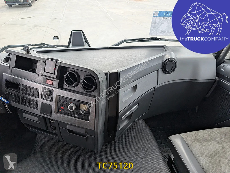 جرار Renault T 480