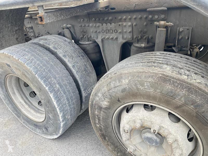 جرار Volvo 420