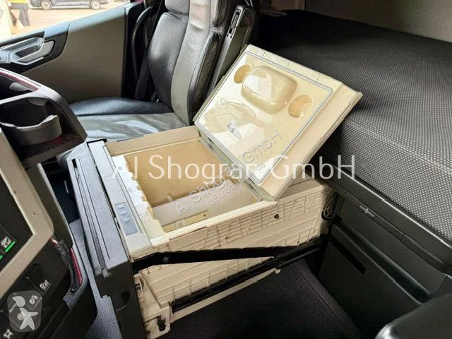 جرار Volvo 500 Globetrotter/Voll...