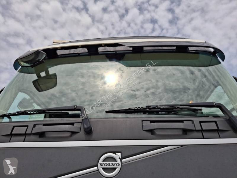 جرار Volvo