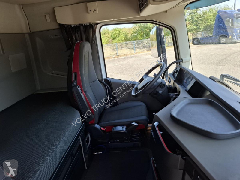 جرار Volvo 500
