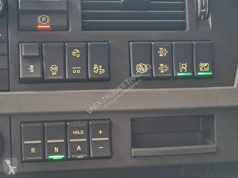 Tahač Volvo 13460 Globetrotter 6x2/4 - Full air...