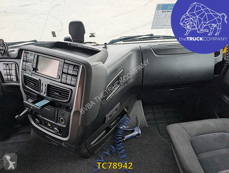 Tracteur Iveco 440 S48