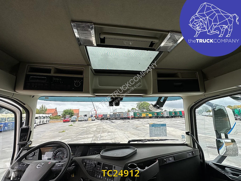 جرار Volvo