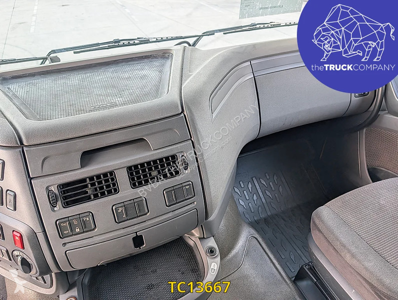 Tracteur DAF 440