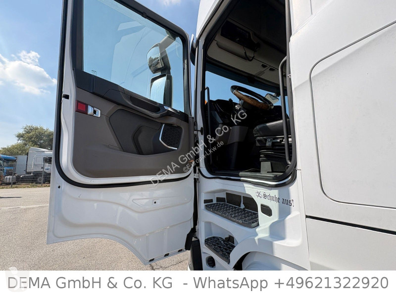 Cabeza tractora Scania...