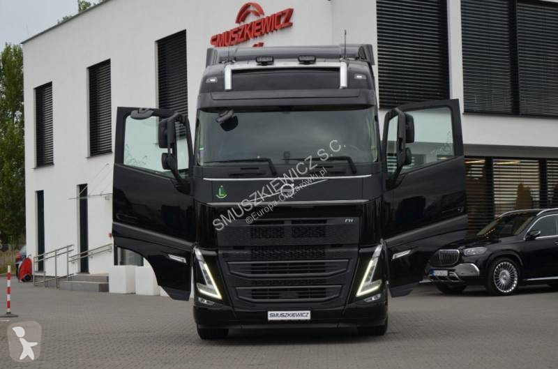 Тягач Volvo