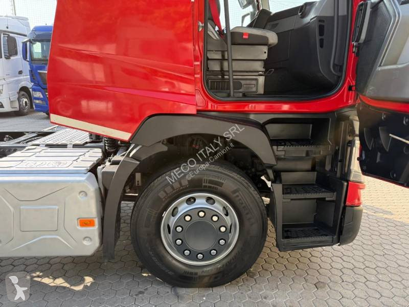 Cabeza tractora Renault 460