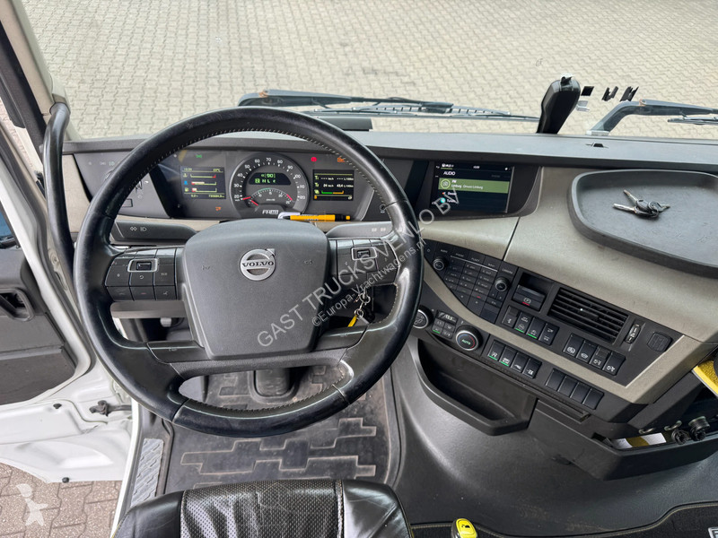 Cabeza tractora Volvo 750 6x2 Retarder Globe XL